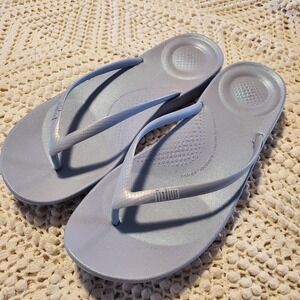 FitFlop Sandals Womens Size 9 Lilac Microwobbleboard Flip Flops Comfort Shoes